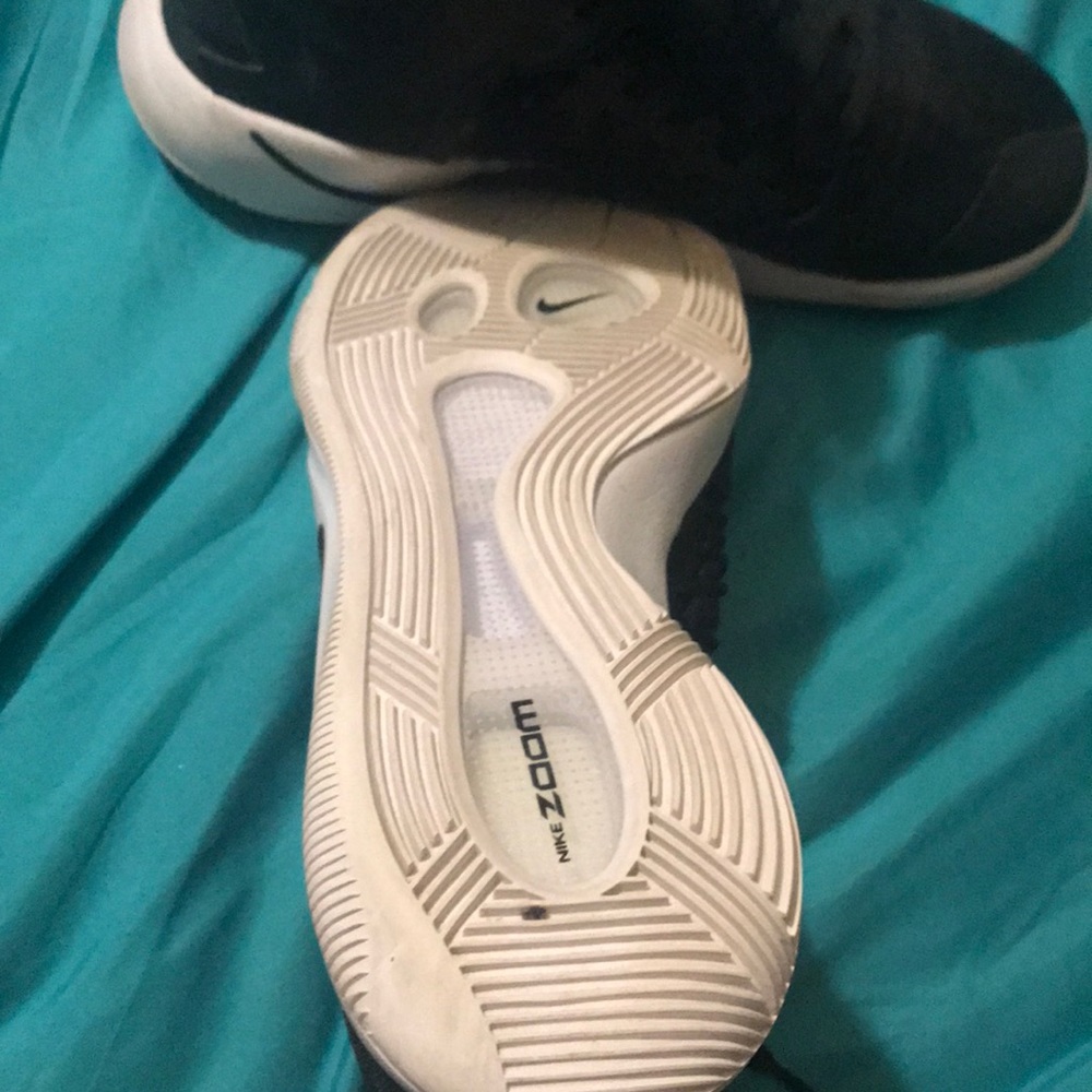 Shoes - Picture 3 of 4